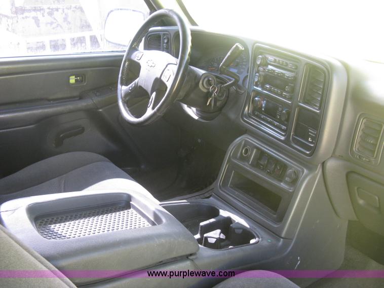 image for item K2868 2004 Chevrolet Silverado 1500 Z71 Ext. Cab pickup truck