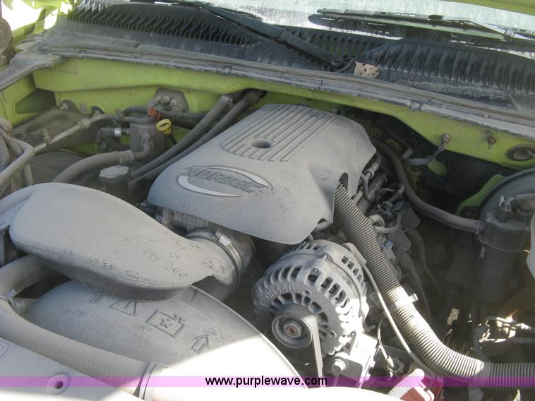 image for item K2868 2004 Chevrolet Silverado 1500 Z71 Ext. Cab pickup truck