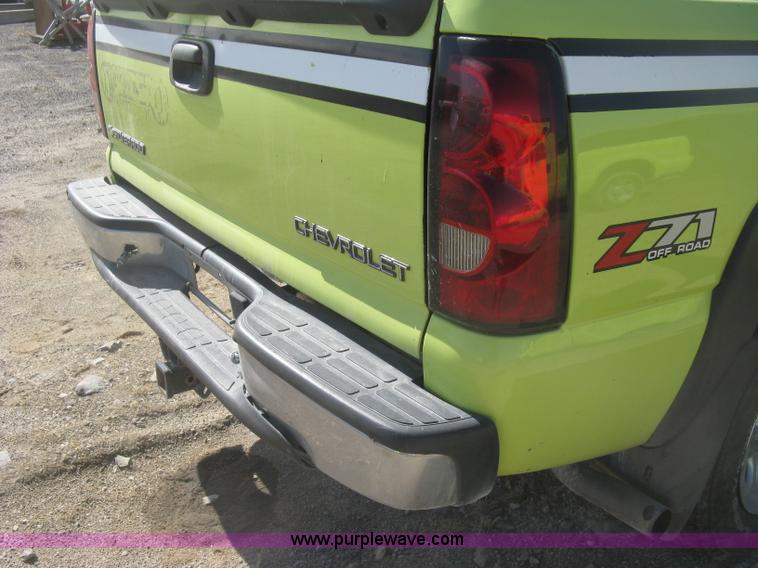 image for item K2868 2004 Chevrolet Silverado 1500 Z71 Ext. Cab pickup truck