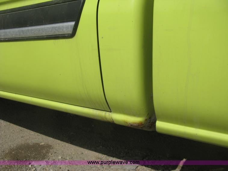 image for item K2868 2004 Chevrolet Silverado 1500 Z71 Ext. Cab pickup truck