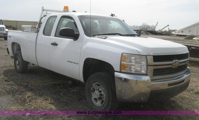 image for item K2985 2007 Chevrolet Silverado 2500 LS est. cab pickup truck