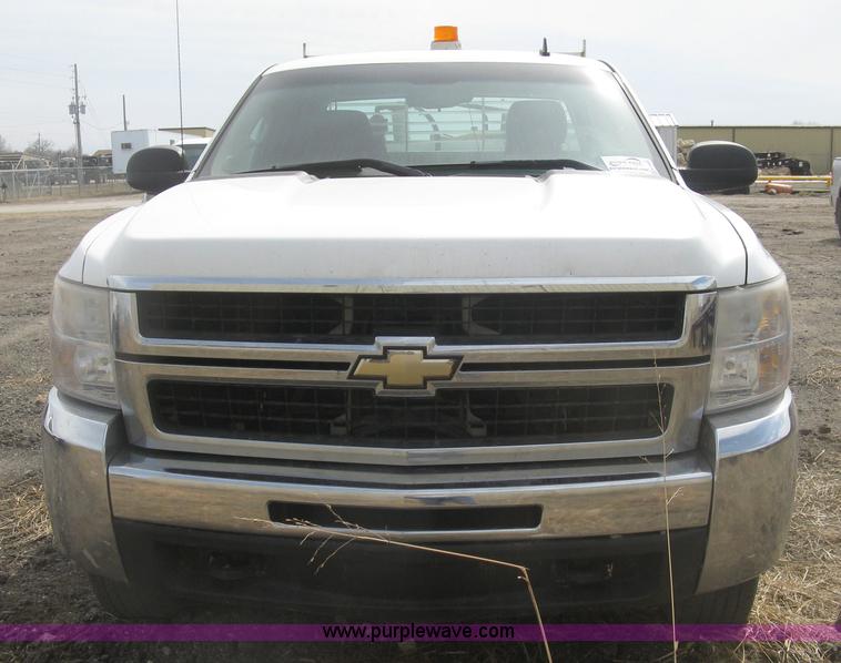 image for item K2985 2007 Chevrolet Silverado 2500 LS est. cab pickup truck