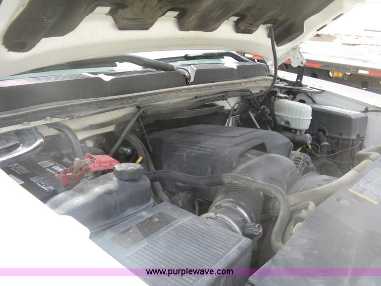 image for item K2985 2007 Chevrolet Silverado 2500 LS est. cab pickup truck