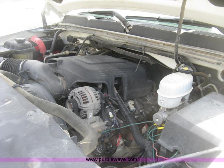 image for item K2985 2007 Chevrolet Silverado 2500 LS est. cab pickup truck