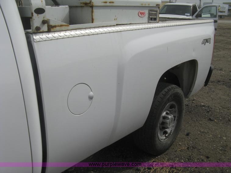 image for item K2985 2007 Chevrolet Silverado 2500 LS est. cab pickup truck
