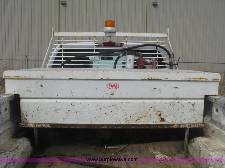 image for item K2985 2007 Chevrolet Silverado 2500 LS est. cab pickup truck
