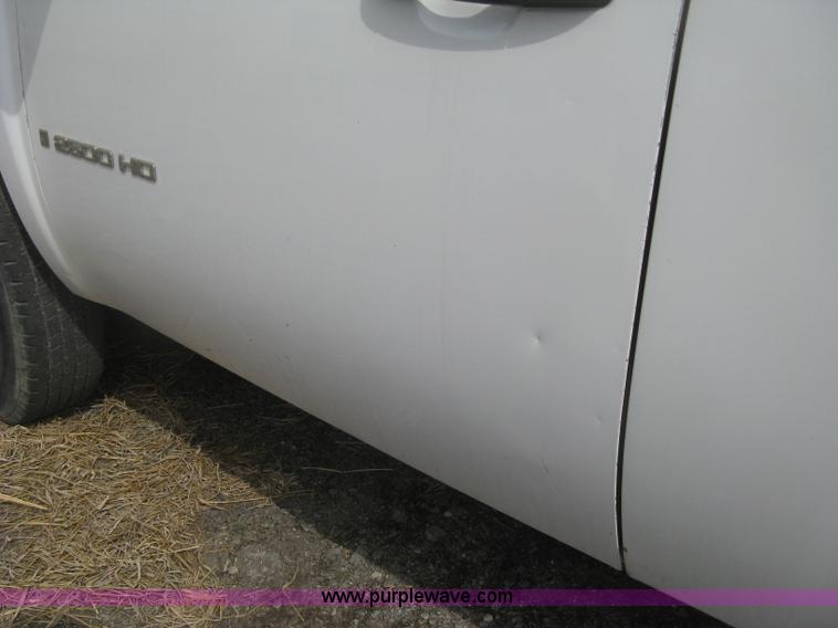 image for item K2985 2007 Chevrolet Silverado 2500 LS est. cab pickup truck