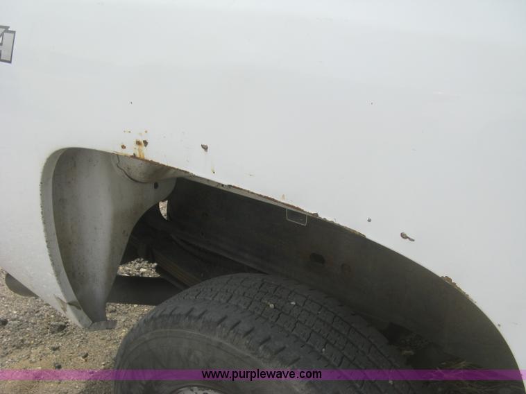 image for item K2985 2007 Chevrolet Silverado 2500 LS est. cab pickup truck