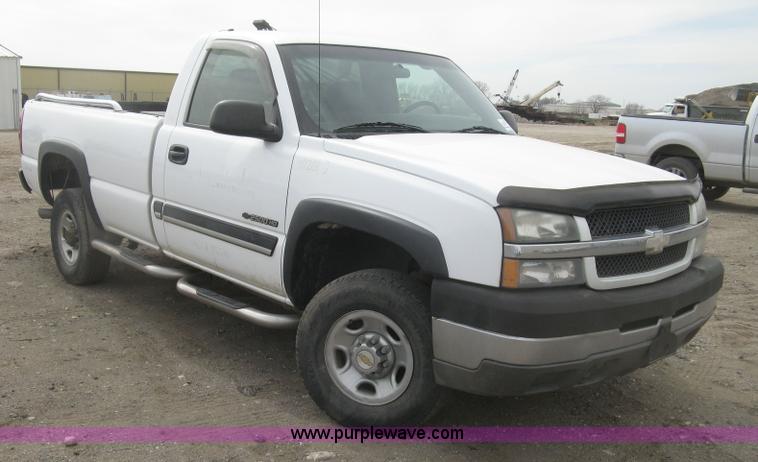 image for item K2986 2003 Chevrolet Silverado 2500 HD pickup truck