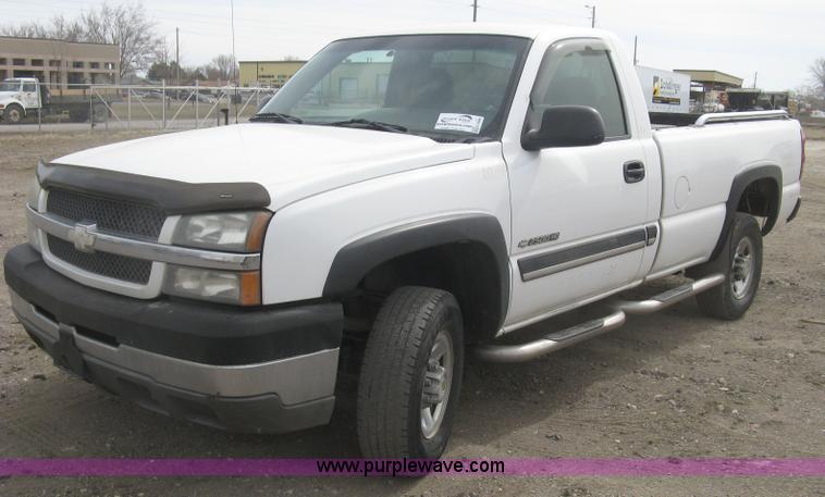 image for item K2986 2003 Chevrolet Silverado 2500 HD pickup truck