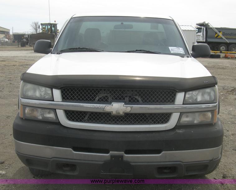 image for item K2986 2003 Chevrolet Silverado 2500 HD pickup truck