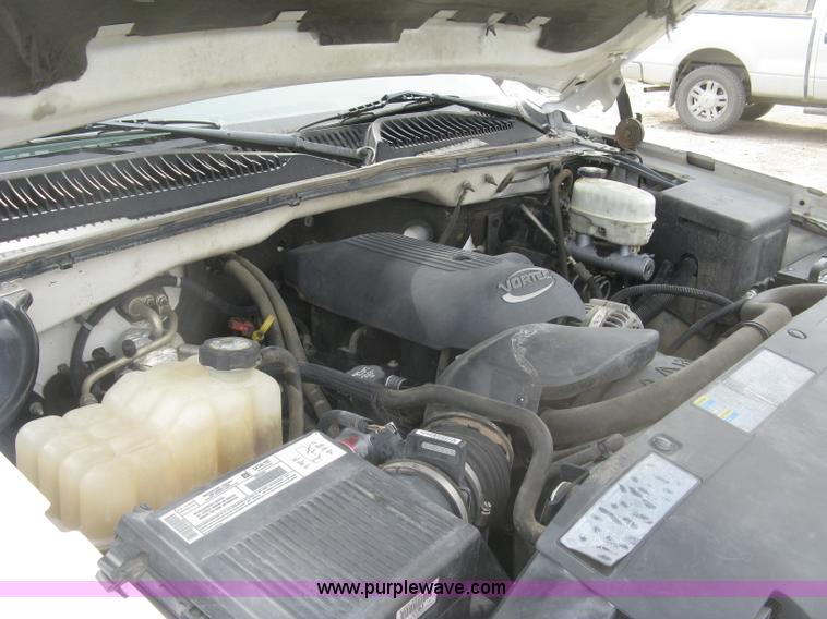 image for item K2986 2003 Chevrolet Silverado 2500 HD pickup truck