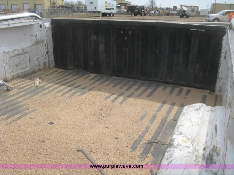 image for item K2986 2003 Chevrolet Silverado 2500 HD pickup truck