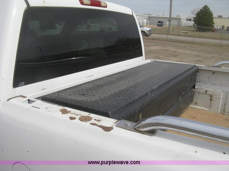 image for item K2986 2003 Chevrolet Silverado 2500 HD pickup truck
