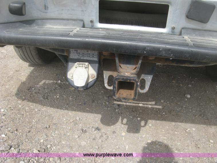 image for item K2986 2003 Chevrolet Silverado 2500 HD pickup truck