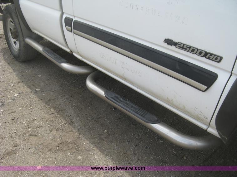 image for item K2986 2003 Chevrolet Silverado 2500 HD pickup truck