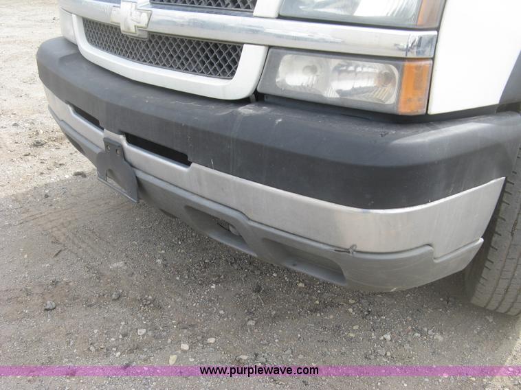 image for item K2986 2003 Chevrolet Silverado 2500 HD pickup truck