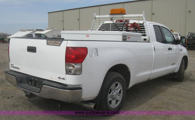 image for item K2989 2008 Toyota Tundra double cab pickup tuck