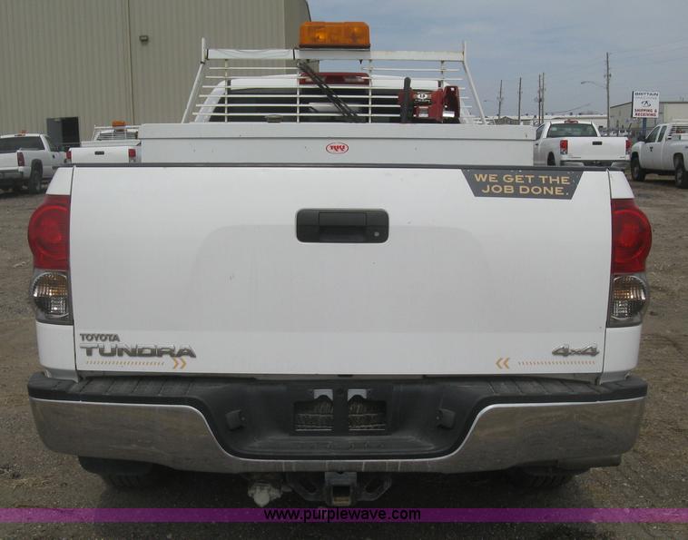 image for item K2989 2008 Toyota Tundra double cab pickup tuck