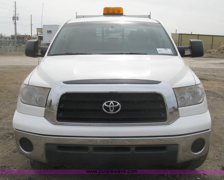 image for item K2989 2008 Toyota Tundra double cab pickup tuck