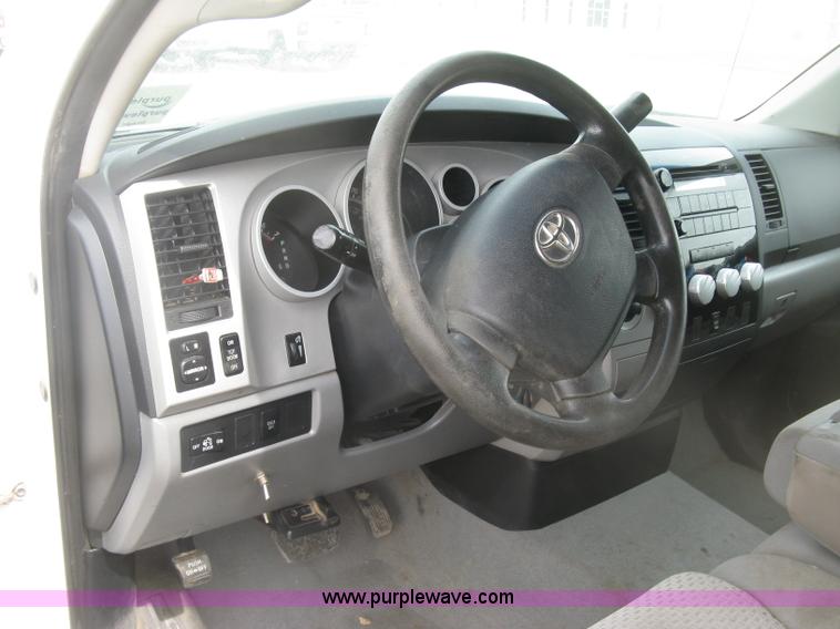 image for item K2989 2008 Toyota Tundra double cab pickup tuck