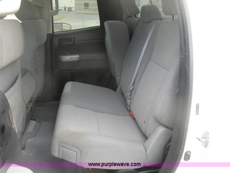 image for item K2989 2008 Toyota Tundra double cab pickup tuck
