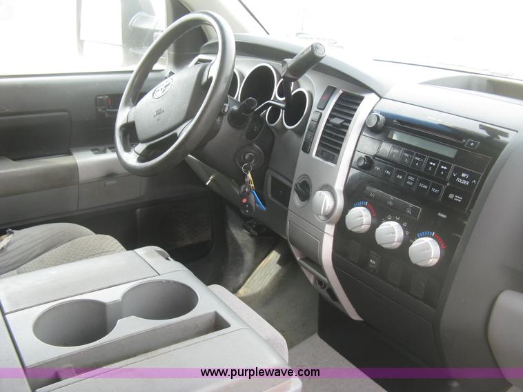 image for item K2989 2008 Toyota Tundra double cab pickup tuck