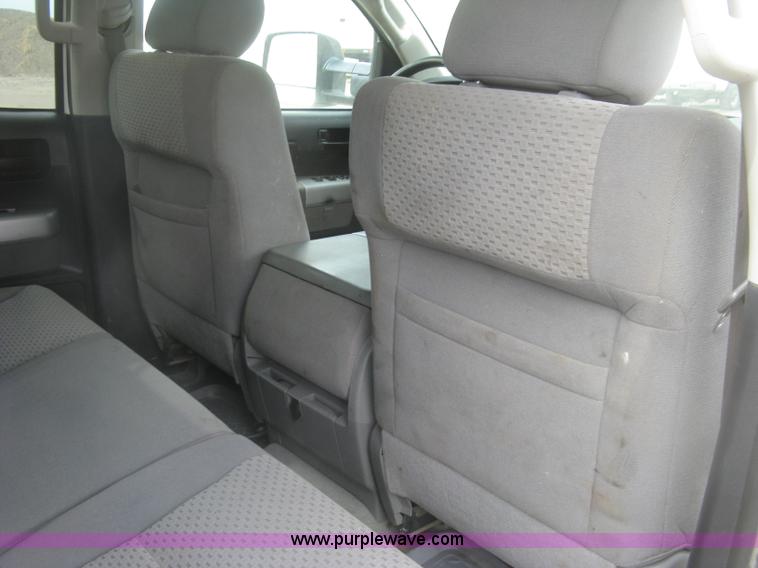 image for item K2989 2008 Toyota Tundra double cab pickup tuck