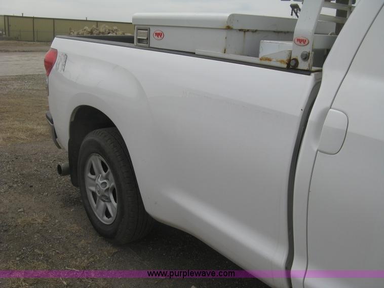 image for item K2989 2008 Toyota Tundra double cab pickup tuck