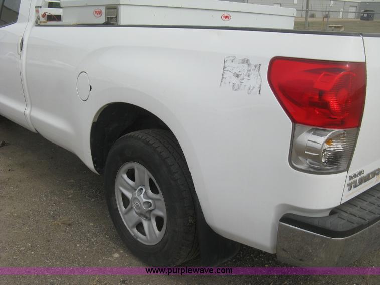 image for item K2989 2008 Toyota Tundra double cab pickup tuck