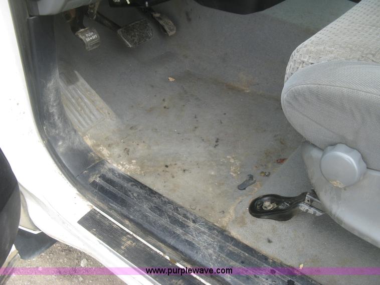 image for item K2989 2008 Toyota Tundra double cab pickup tuck