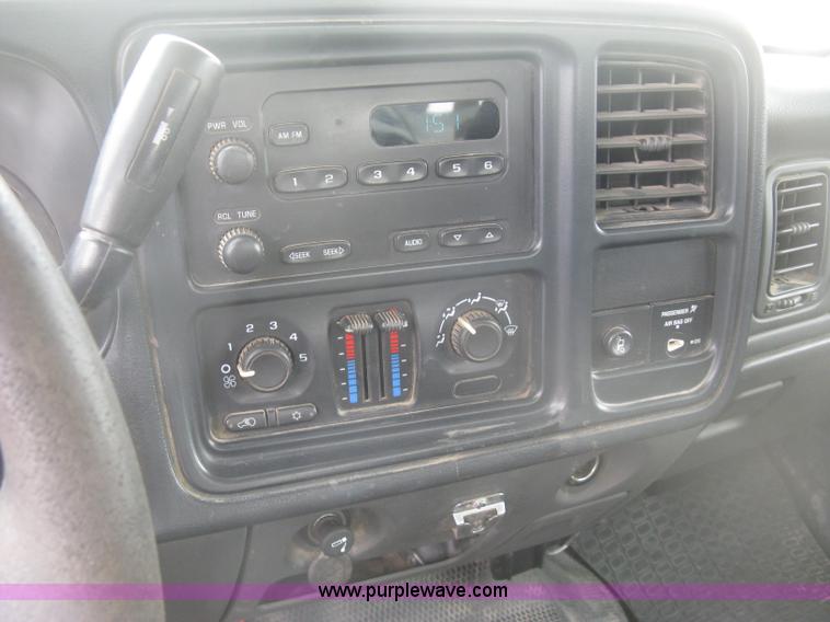 image for item K2990 2006 Chevrolet Silverado 2500 HD Ext. Cab pickup tuck