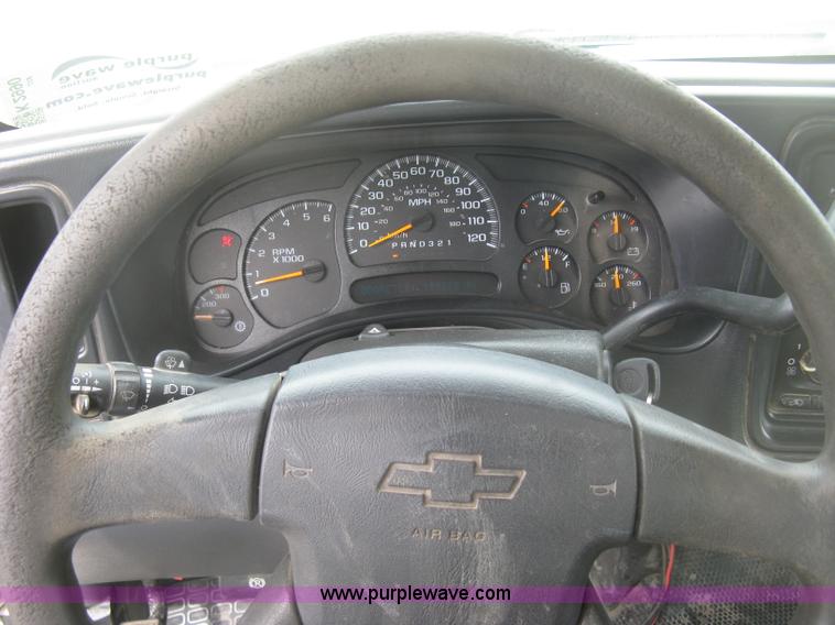 image for item K2990 2006 Chevrolet Silverado 2500 HD Ext. Cab pickup tuck
