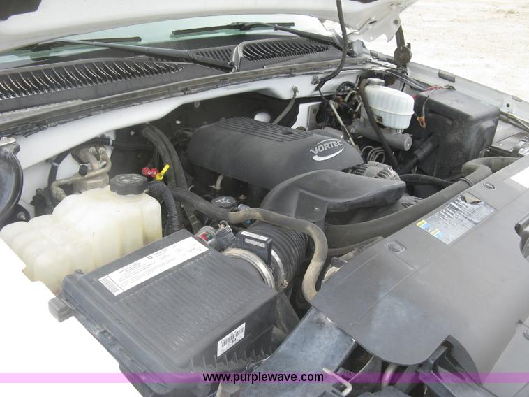 image for item K2990 2006 Chevrolet Silverado 2500 HD Ext. Cab pickup tuck