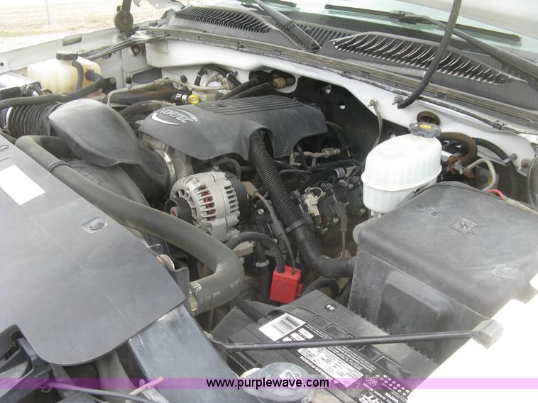 image for item K2990 2006 Chevrolet Silverado 2500 HD Ext. Cab pickup tuck