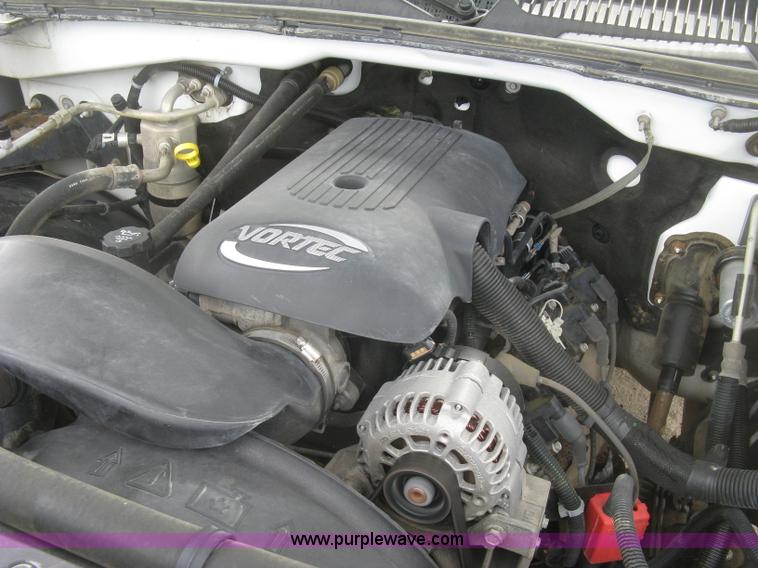 image for item K2990 2006 Chevrolet Silverado 2500 HD Ext. Cab pickup tuck