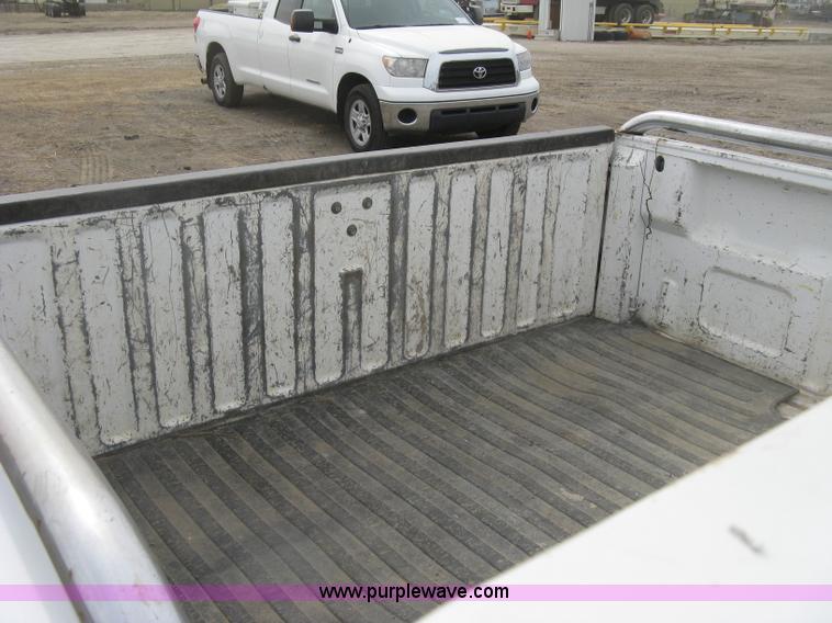 image for item K2990 2006 Chevrolet Silverado 2500 HD Ext. Cab pickup tuck