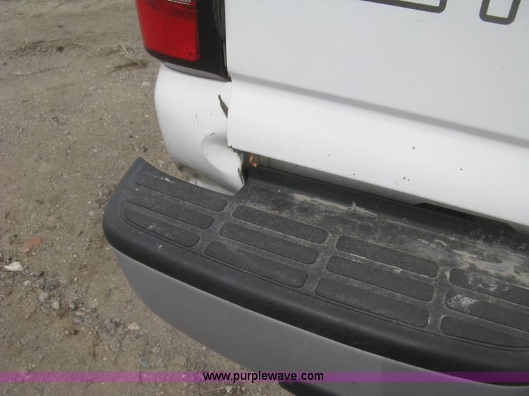 image for item K2990 2006 Chevrolet Silverado 2500 HD Ext. Cab pickup tuck