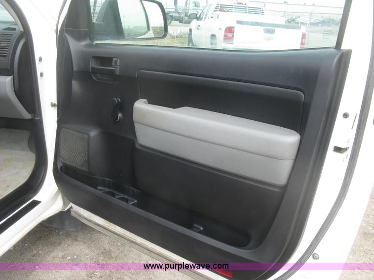 image for item K2991 2008 Toyota Tundra pickup truck