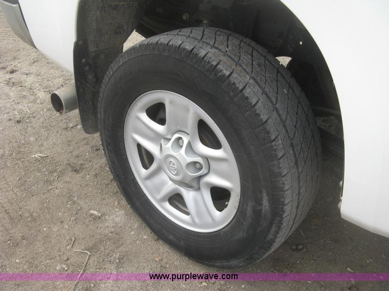 image for item K2991 2008 Toyota Tundra pickup truck