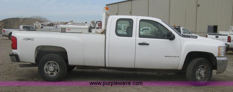 image for item K2992 2007 Chevrolet Silverado 2500 HD pickup truck