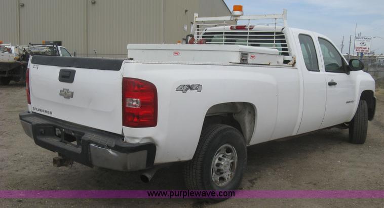 image for item K2992 2007 Chevrolet Silverado 2500 HD pickup truck