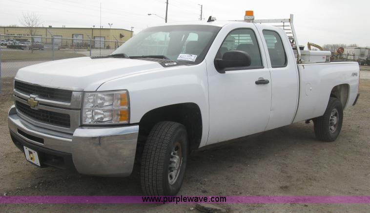 image for item K2992 2007 Chevrolet Silverado 2500 HD pickup truck