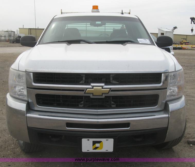 image for item K2992 2007 Chevrolet Silverado 2500 HD pickup truck