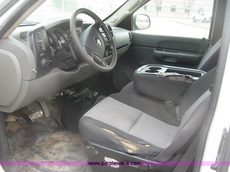 image for item K2992 2007 Chevrolet Silverado 2500 HD pickup truck