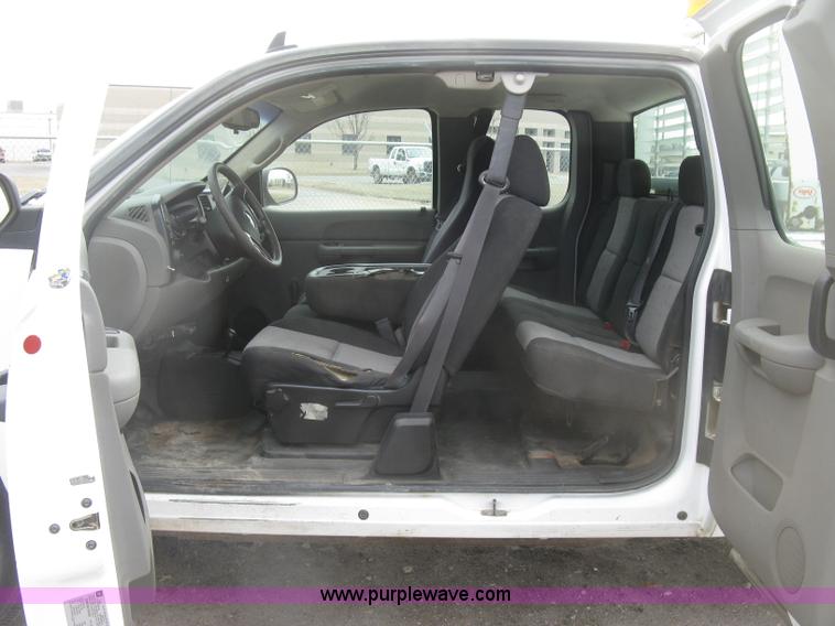 image for item K2992 2007 Chevrolet Silverado 2500 HD pickup truck