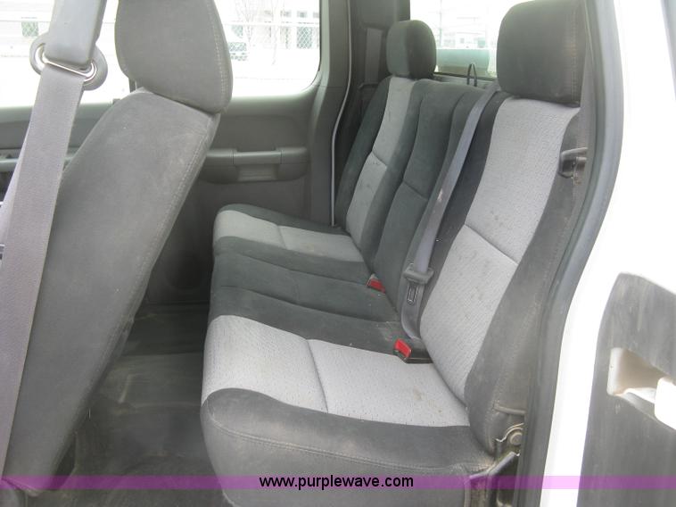 image for item K2992 2007 Chevrolet Silverado 2500 HD pickup truck