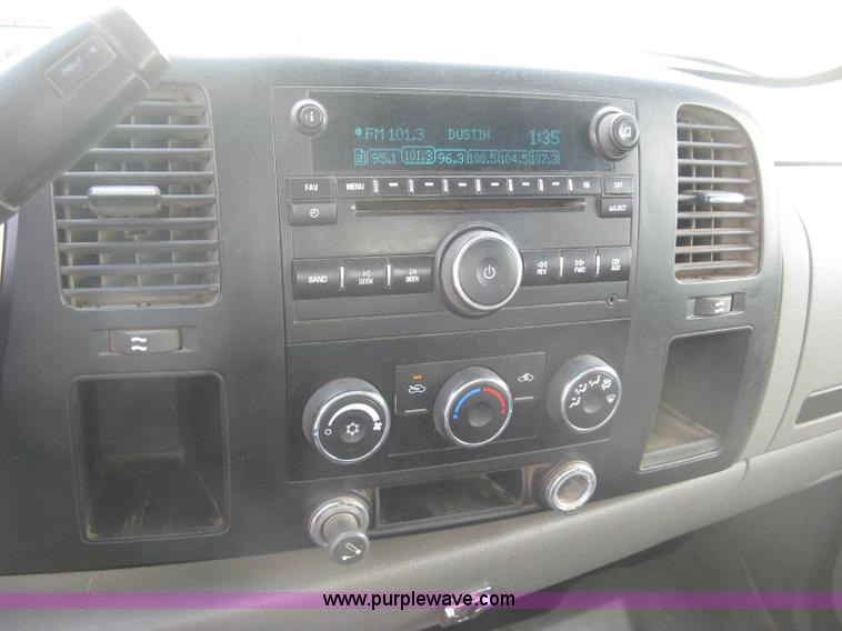 image for item K2992 2007 Chevrolet Silverado 2500 HD pickup truck