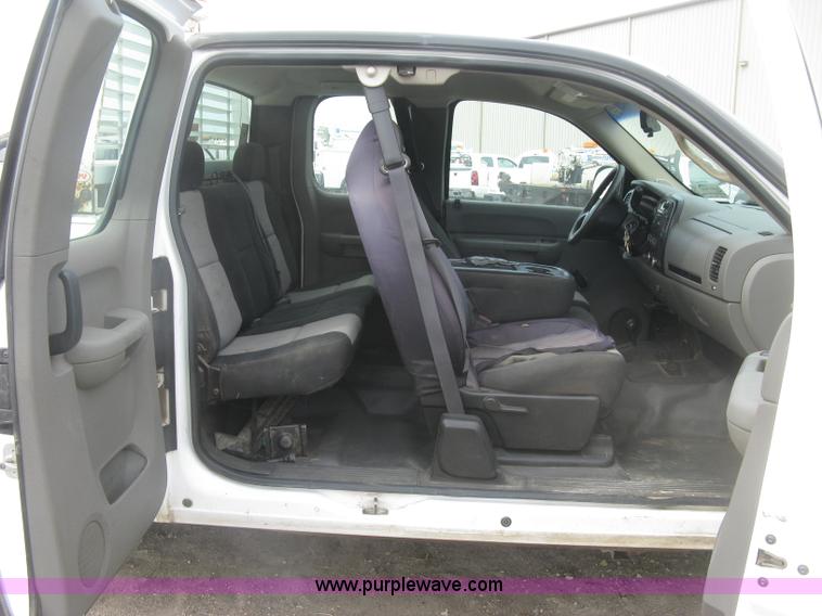 image for item K2992 2007 Chevrolet Silverado 2500 HD pickup truck