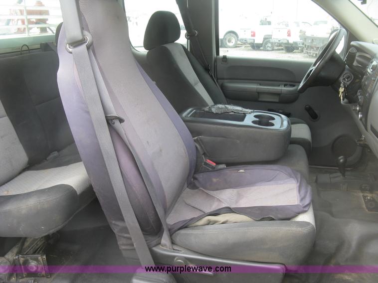 image for item K2992 2007 Chevrolet Silverado 2500 HD pickup truck